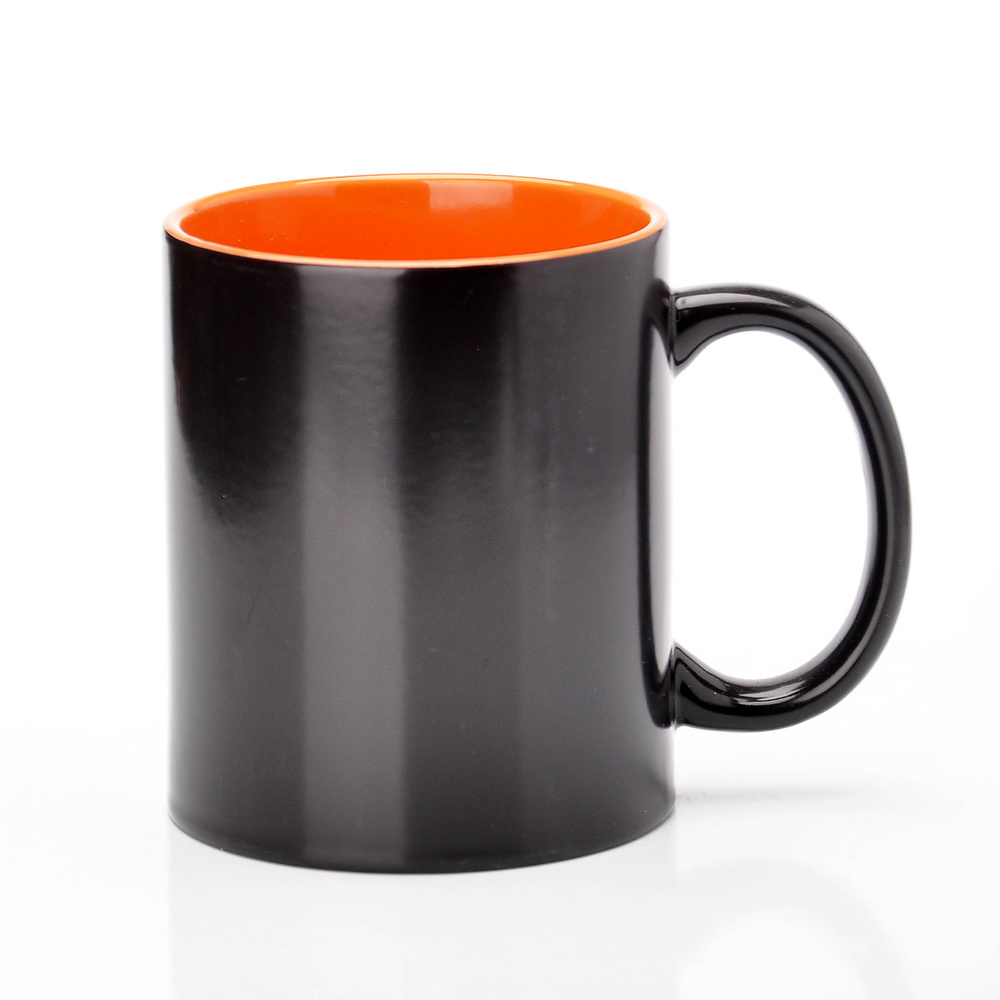 SM-025 Magic Becher schwarz mit orangem Innenraum 330ml